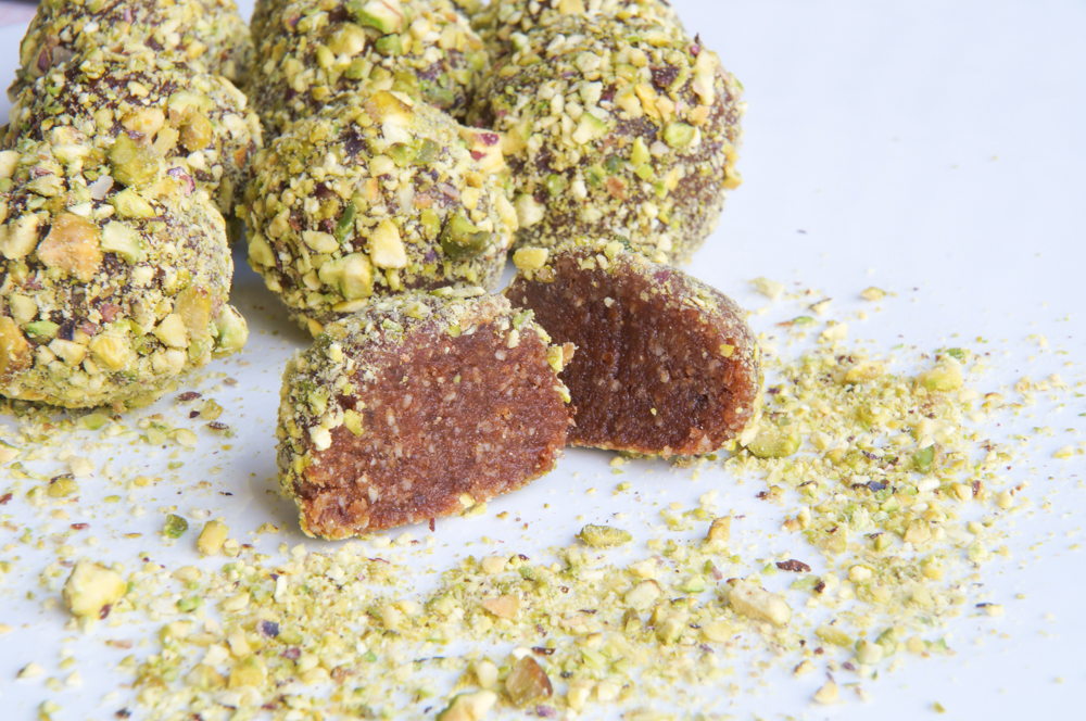 elien - dadel-pistache truffels-5